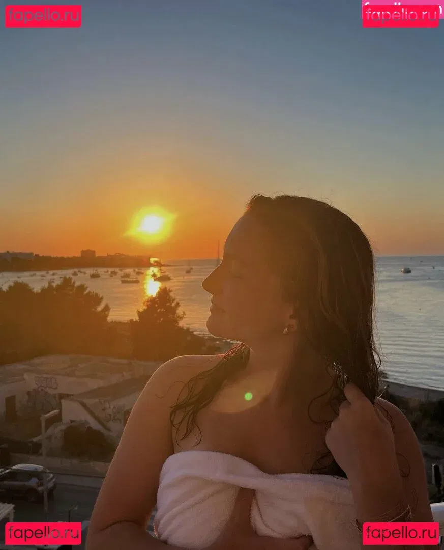 Rosie Bentham Onlyfans Photo Gallery 