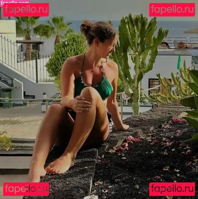 Rosie Bentham Onlyfans Photo Gallery 