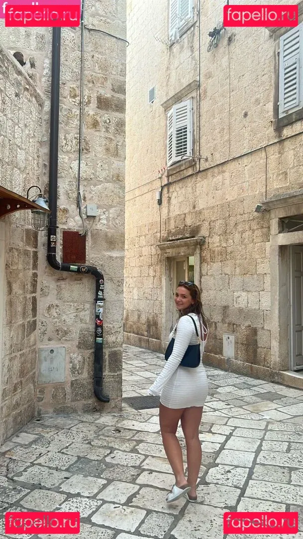 Rosie Bentham Onlyfans Photo Gallery 