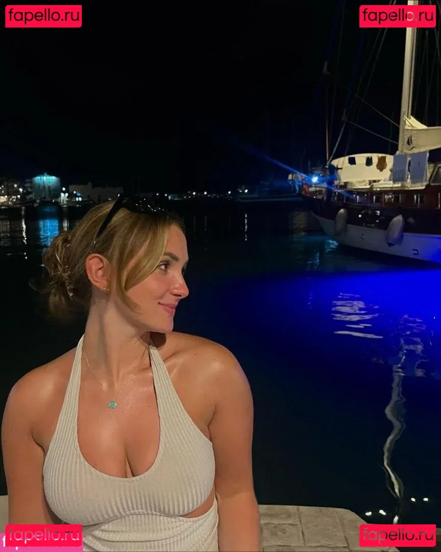 Rosie Bentham Onlyfans Photo Gallery 