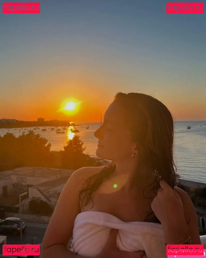 Rosie Bentham Onlyfans Photo Gallery 