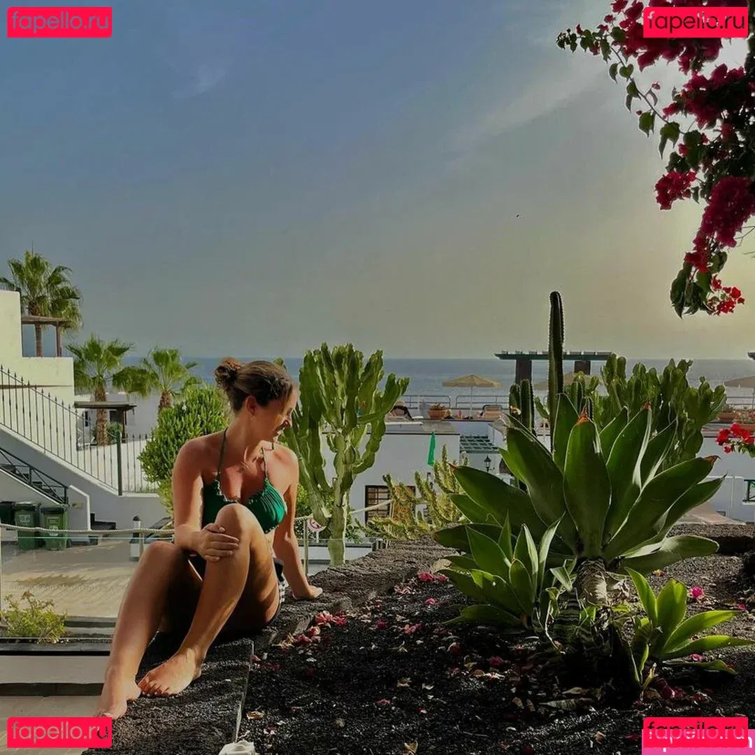 Rosie Bentham Onlyfans Photo Gallery 