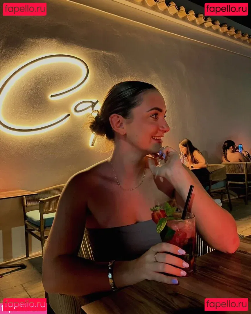 Rosie Bentham Onlyfans Photo Gallery 