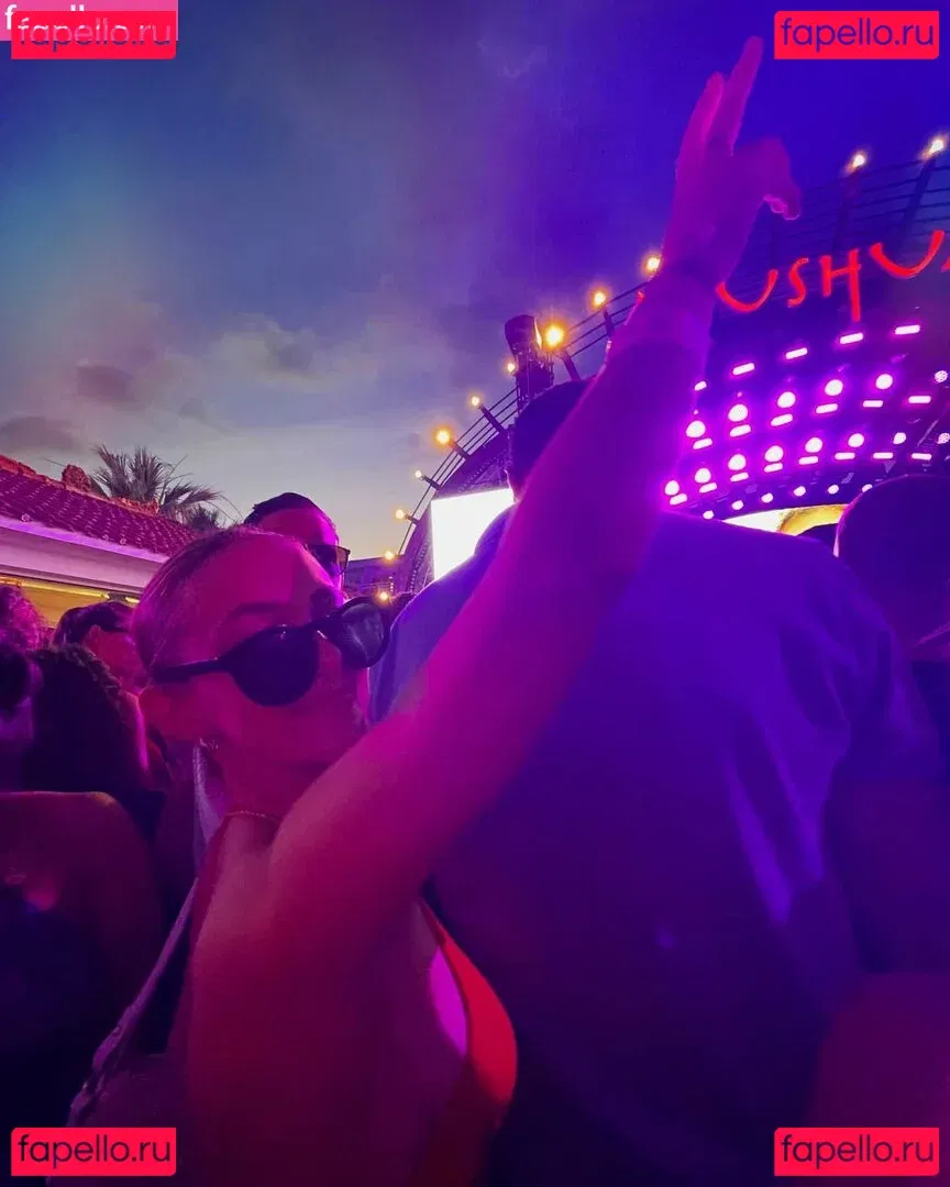 Rosie Bentham Onlyfans Photo Gallery 