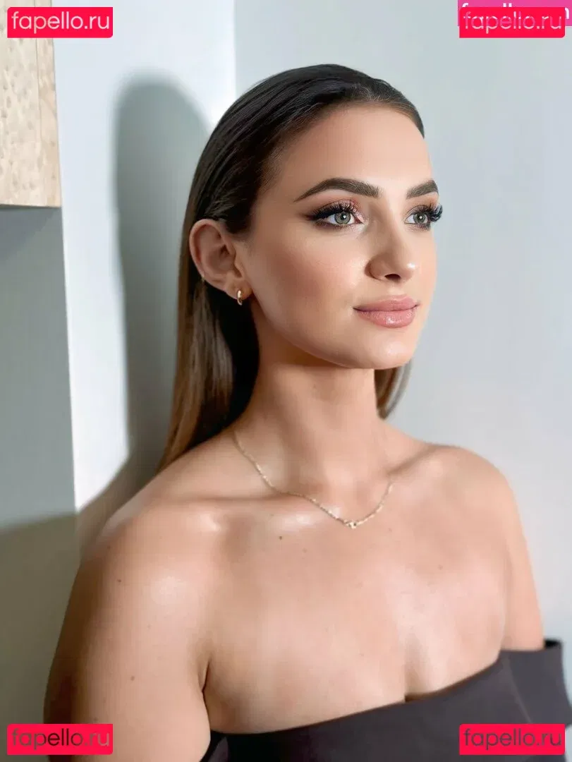 Rosie Bentham Onlyfans Photo Gallery 