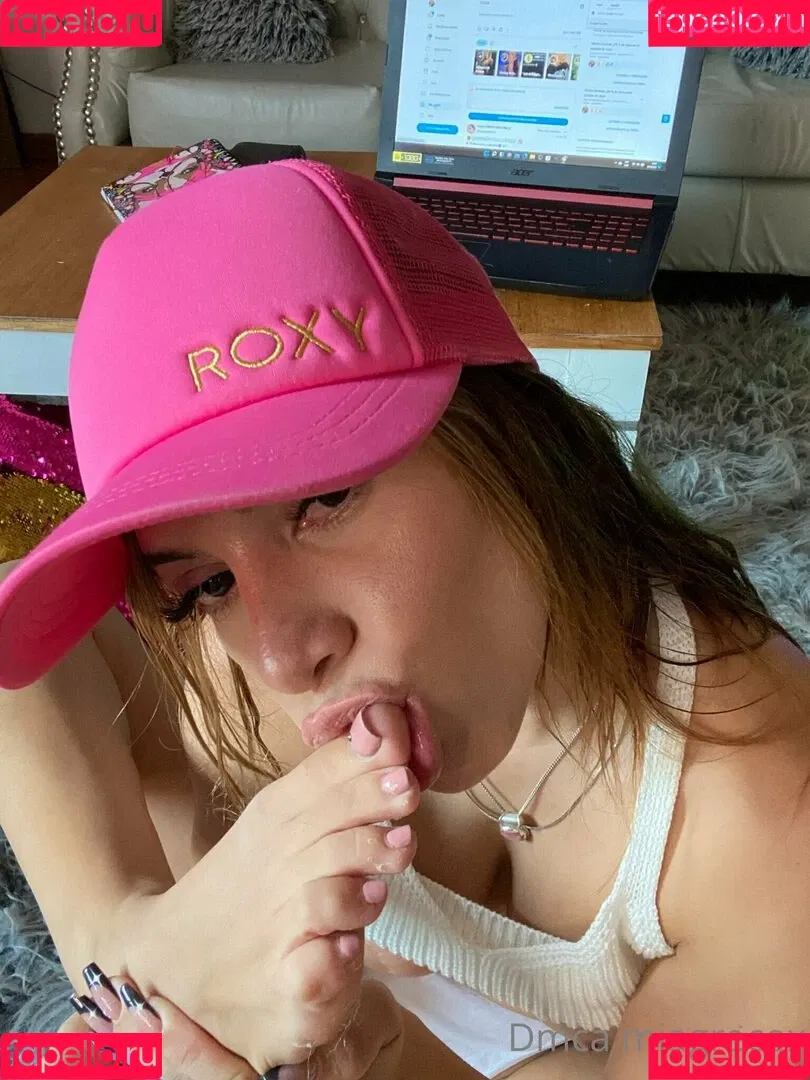 Miagrecox Onlyfans Photo Gallery 