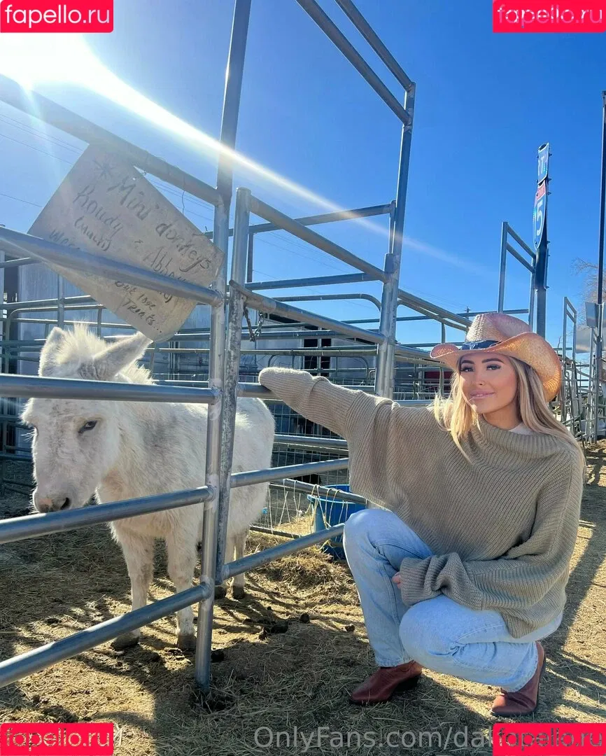 DakotaJane Onlyfans Photo Gallery 