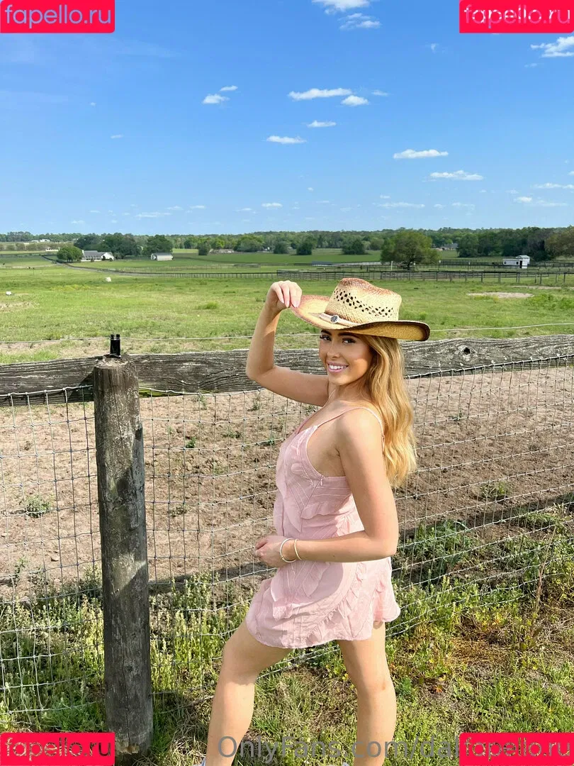 DakotaJane Onlyfans Photo Gallery 