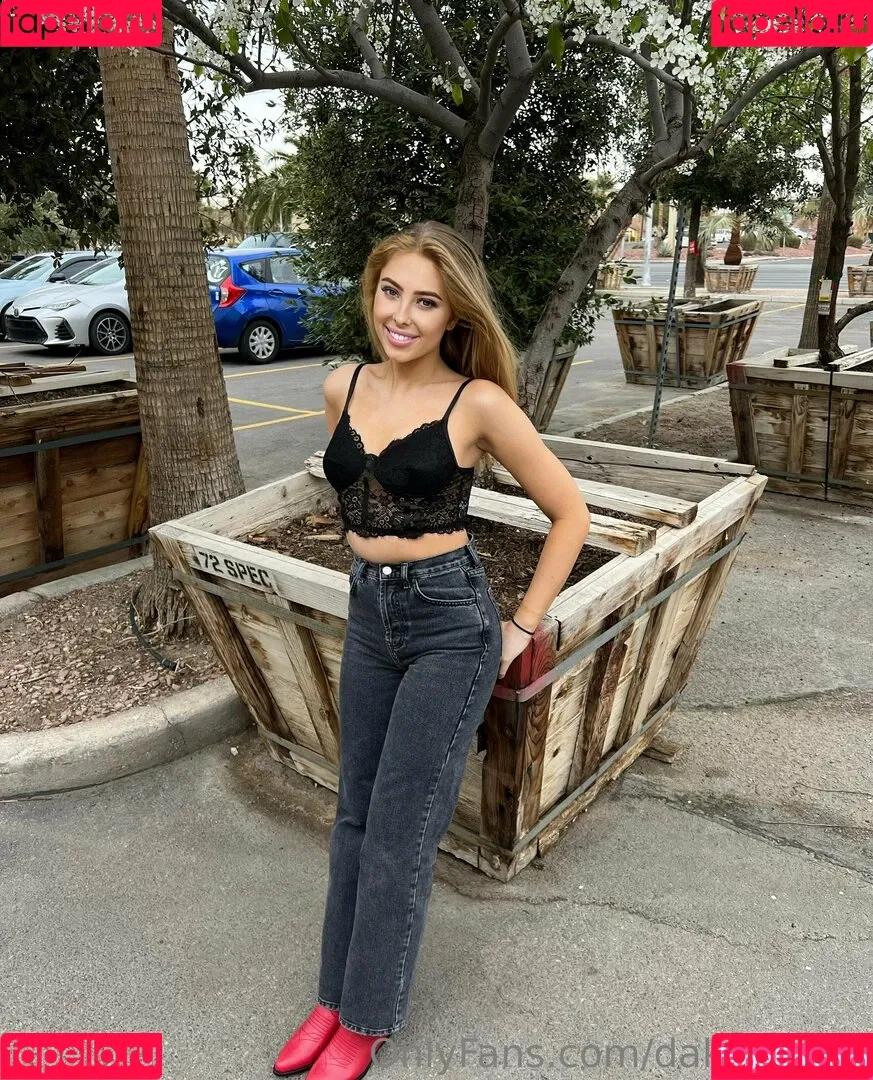 DakotaJane Onlyfans Photo Gallery 
