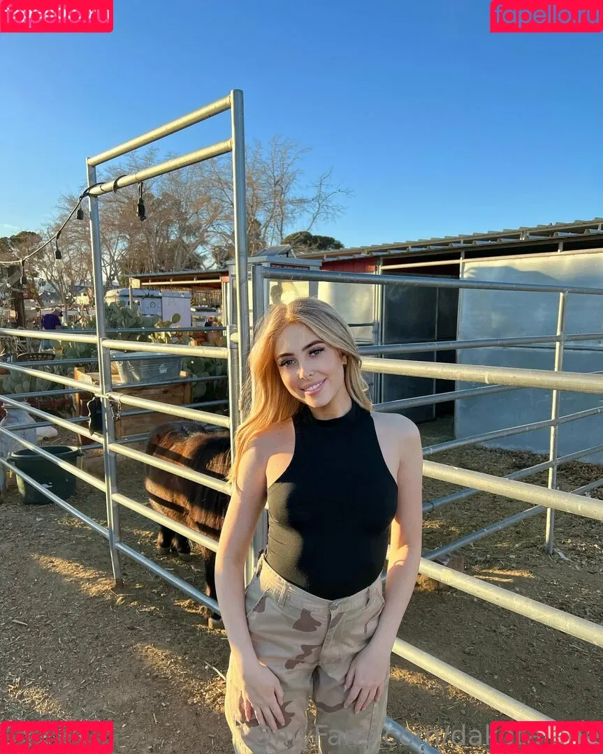 DakotaJane Onlyfans Photo Gallery 
