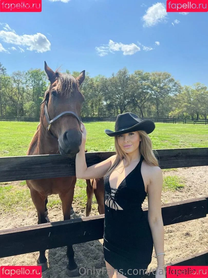 DakotaJane Onlyfans Photo Gallery 