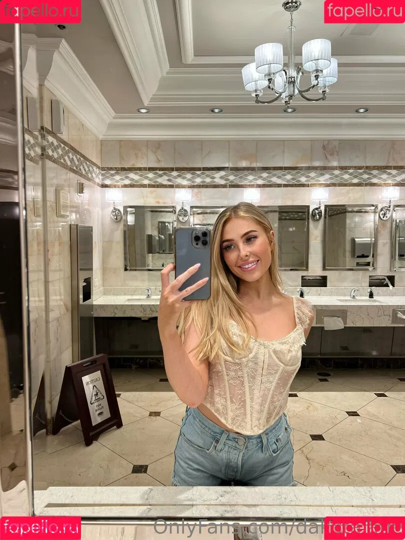 DakotaJane Onlyfans Photo Gallery 