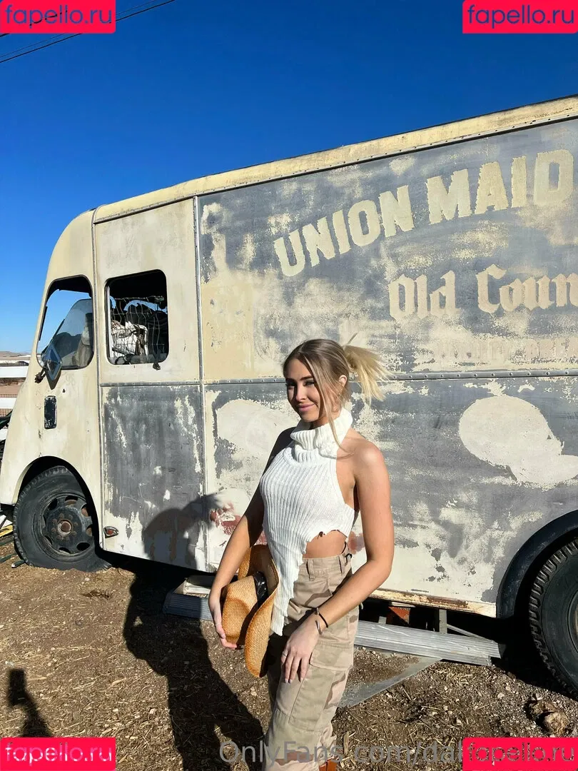 DakotaJane Onlyfans Photo Gallery 