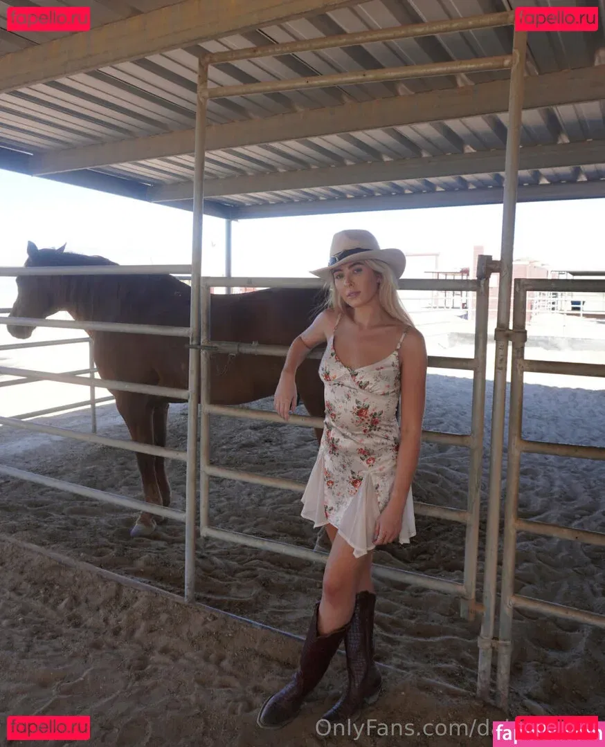 DakotaJane Onlyfans Photo Gallery 