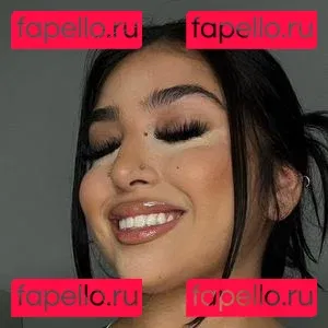 laumikus Onlyfans Photo Gallery 