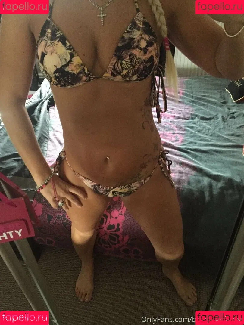 ukhotwifecouple Onlyfans Photo Gallery 
