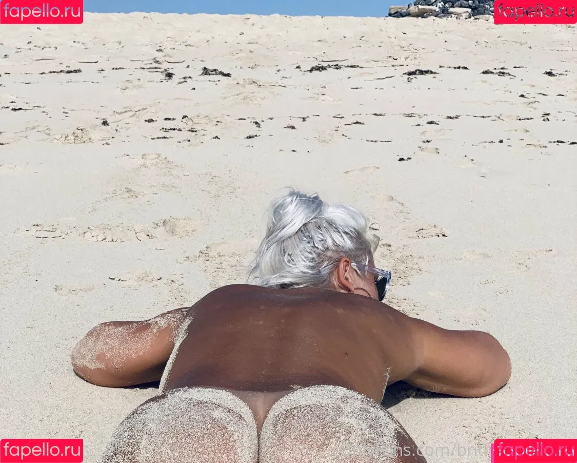 ukhotwifecouple Onlyfans Photo Gallery 