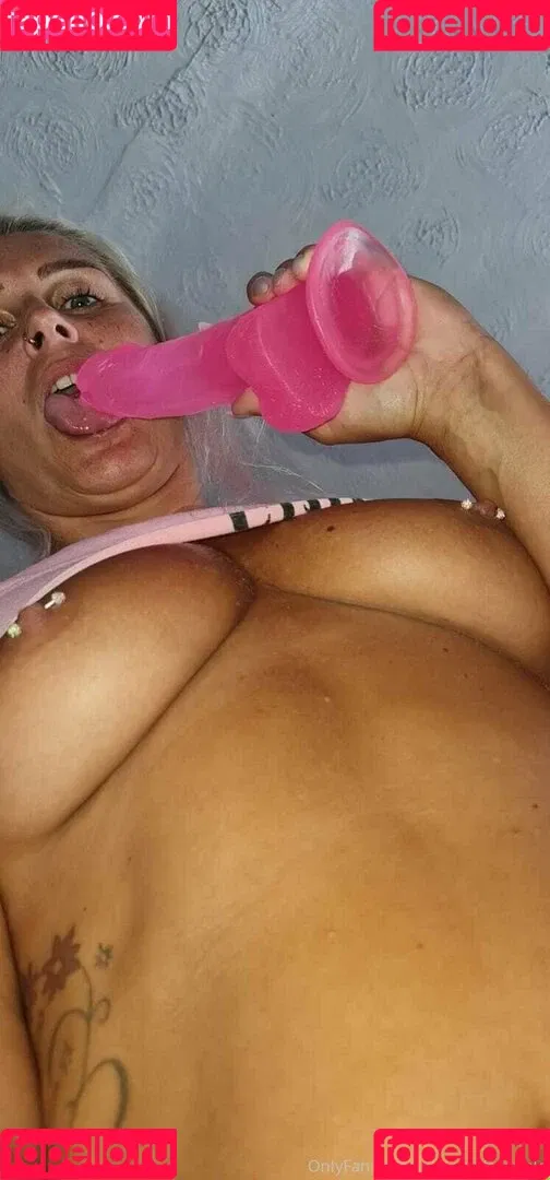 ukhotwifecouple Onlyfans Photo Gallery 