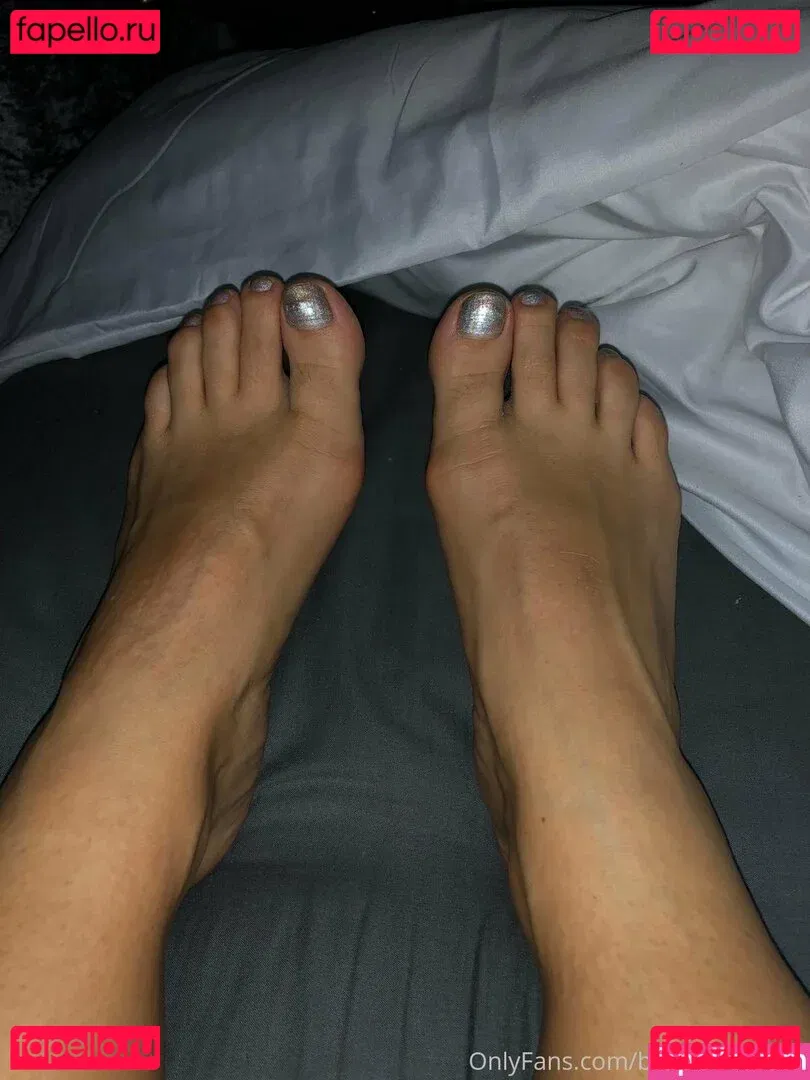 ukhotwifecouple Onlyfans Photo Gallery 