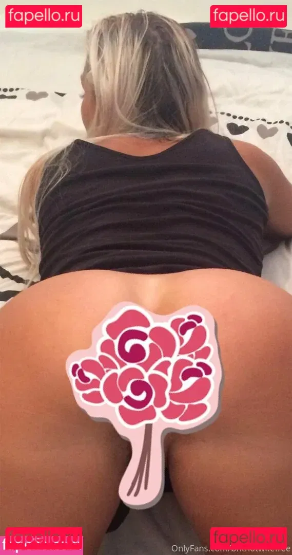 ukhotwifecouple Onlyfans Photo Gallery 