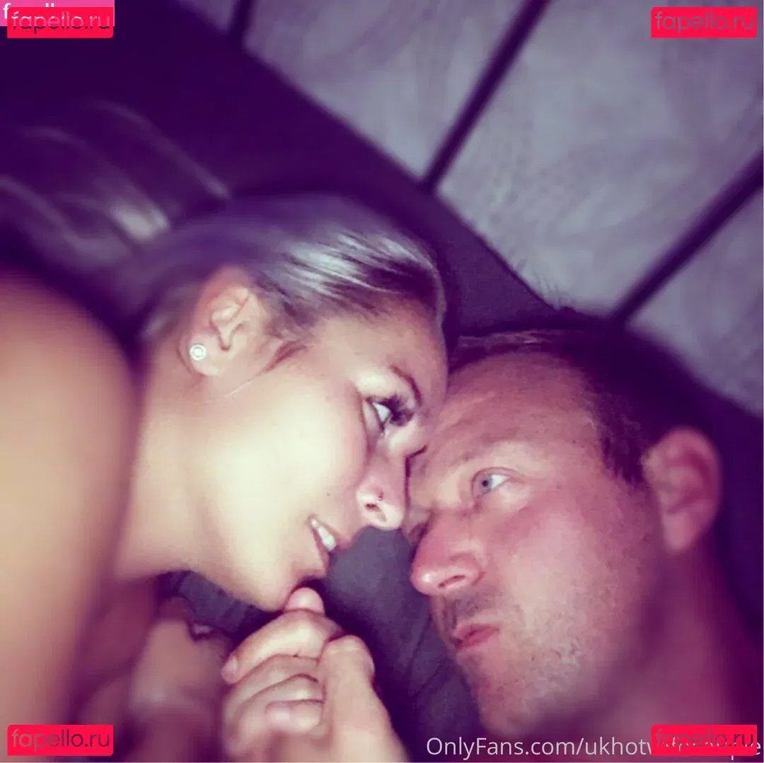 ukhotwifecouple Onlyfans Photo Gallery 