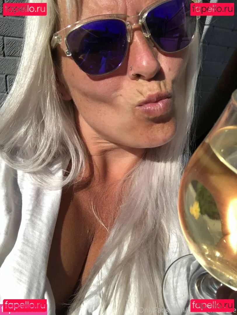 ukhotwifecouple Onlyfans Photo Gallery 