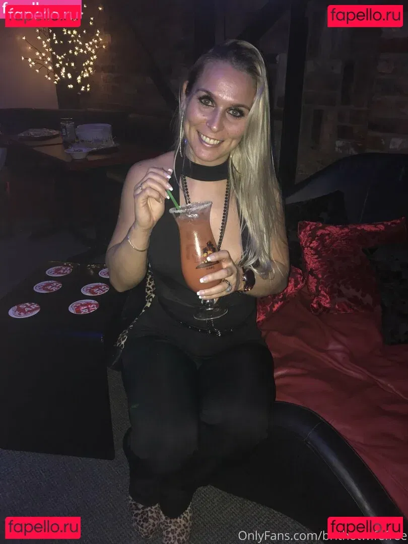 ukhotwifecouple Onlyfans Photo Gallery 