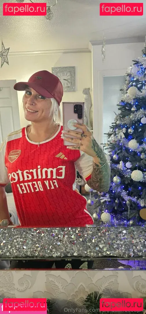 ukhotwifecouple Onlyfans Photo Gallery 