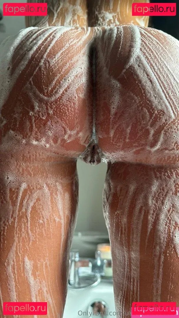 ukhotwifecouple Onlyfans Photo Gallery 