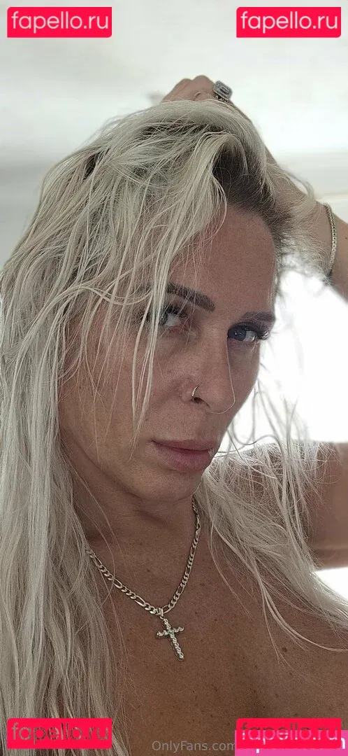 ukhotwifecouple Onlyfans Photo Gallery 