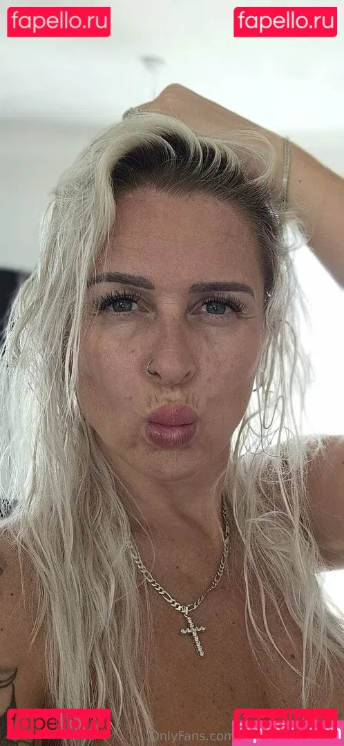 ukhotwifecouple Onlyfans Photo Gallery 