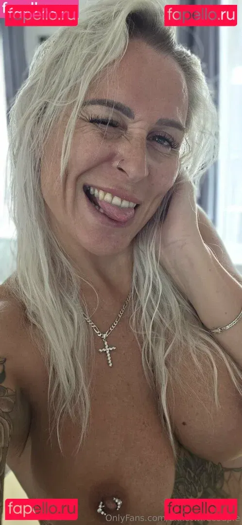 ukhotwifecouple Onlyfans Photo Gallery 