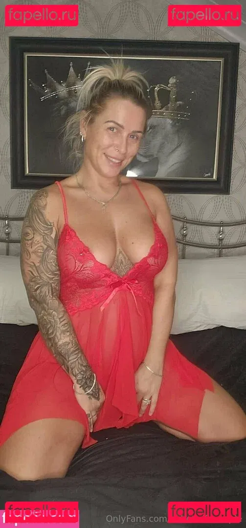 ukhotwifecouple Onlyfans Photo Gallery 