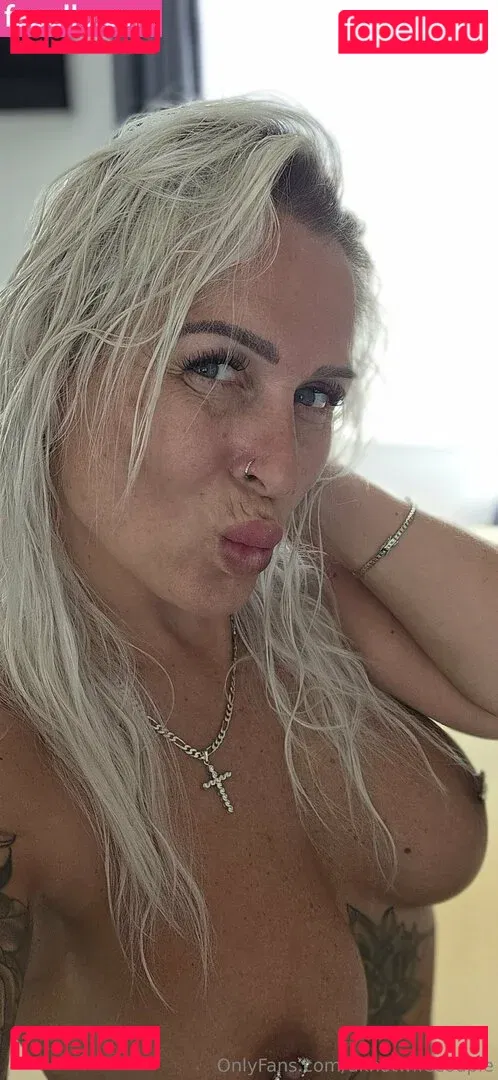 ukhotwifecouple Onlyfans Photo Gallery 