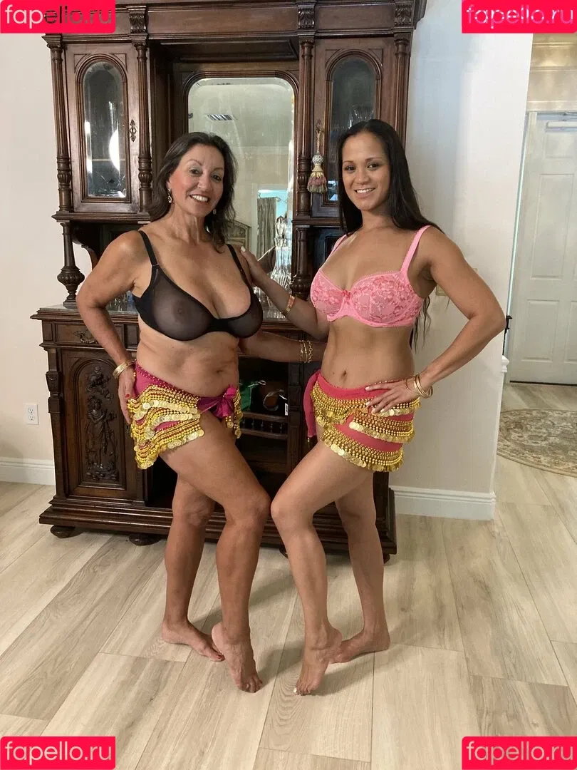 Persia Monir Onlyfans Photo Gallery 
