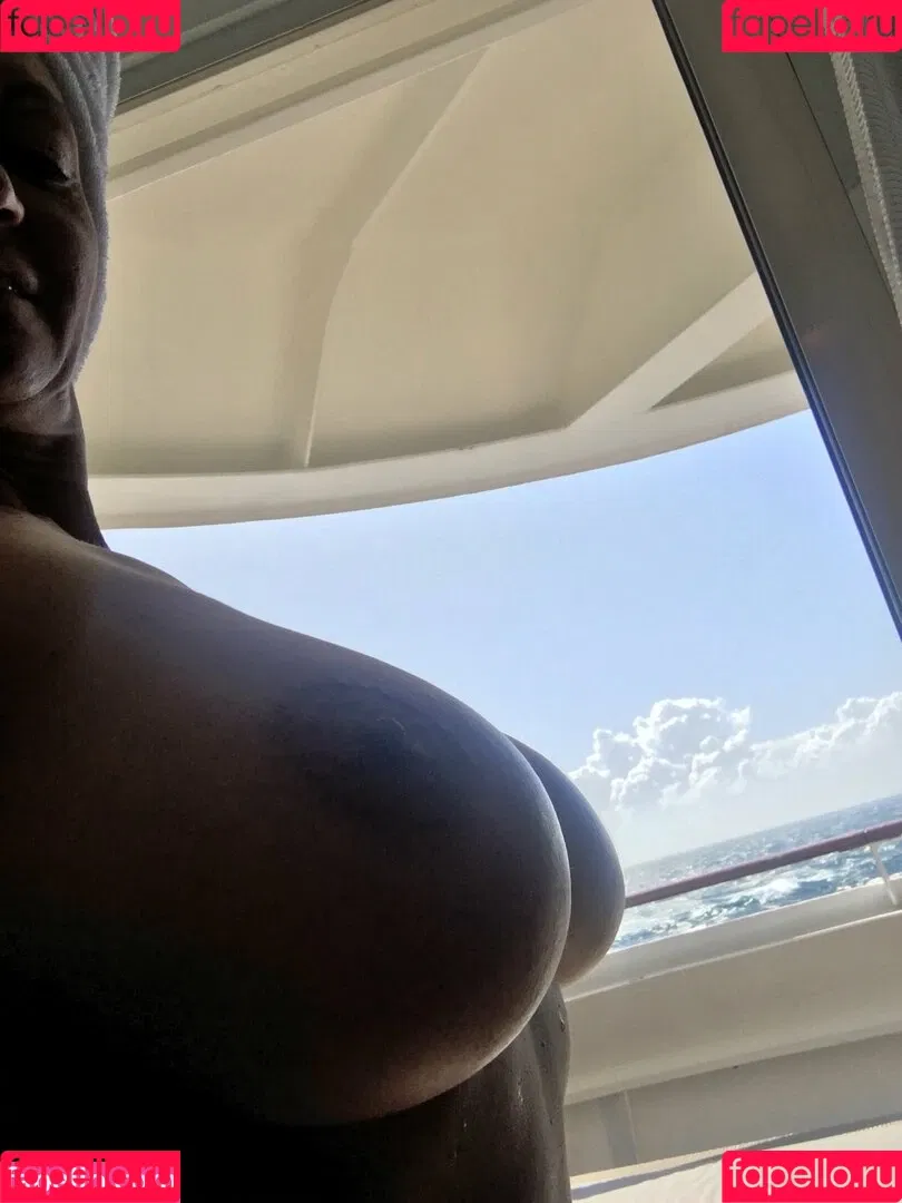 Persia Monir Onlyfans Photo Gallery 