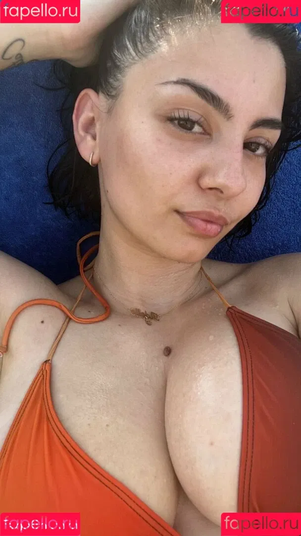 Adelaide T Onlyfans Photo Gallery 