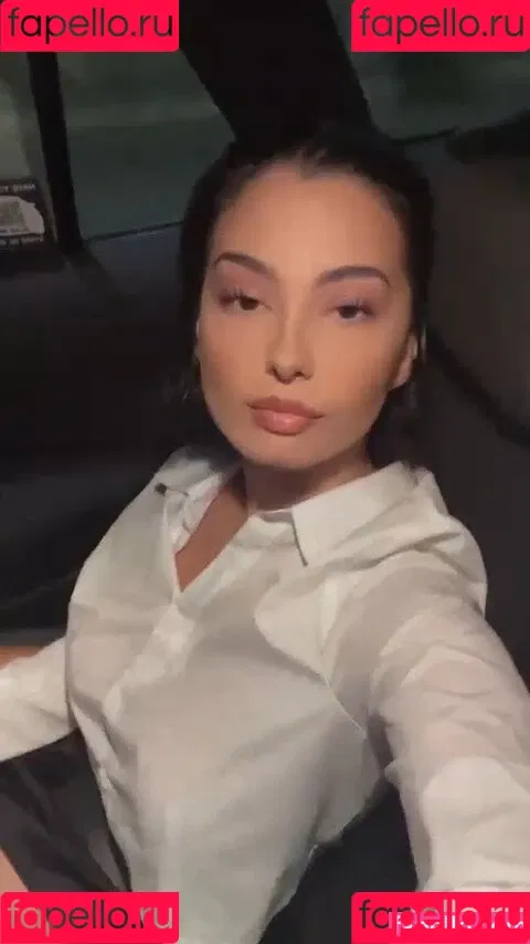 Adelaide T Onlyfans Photo Gallery 