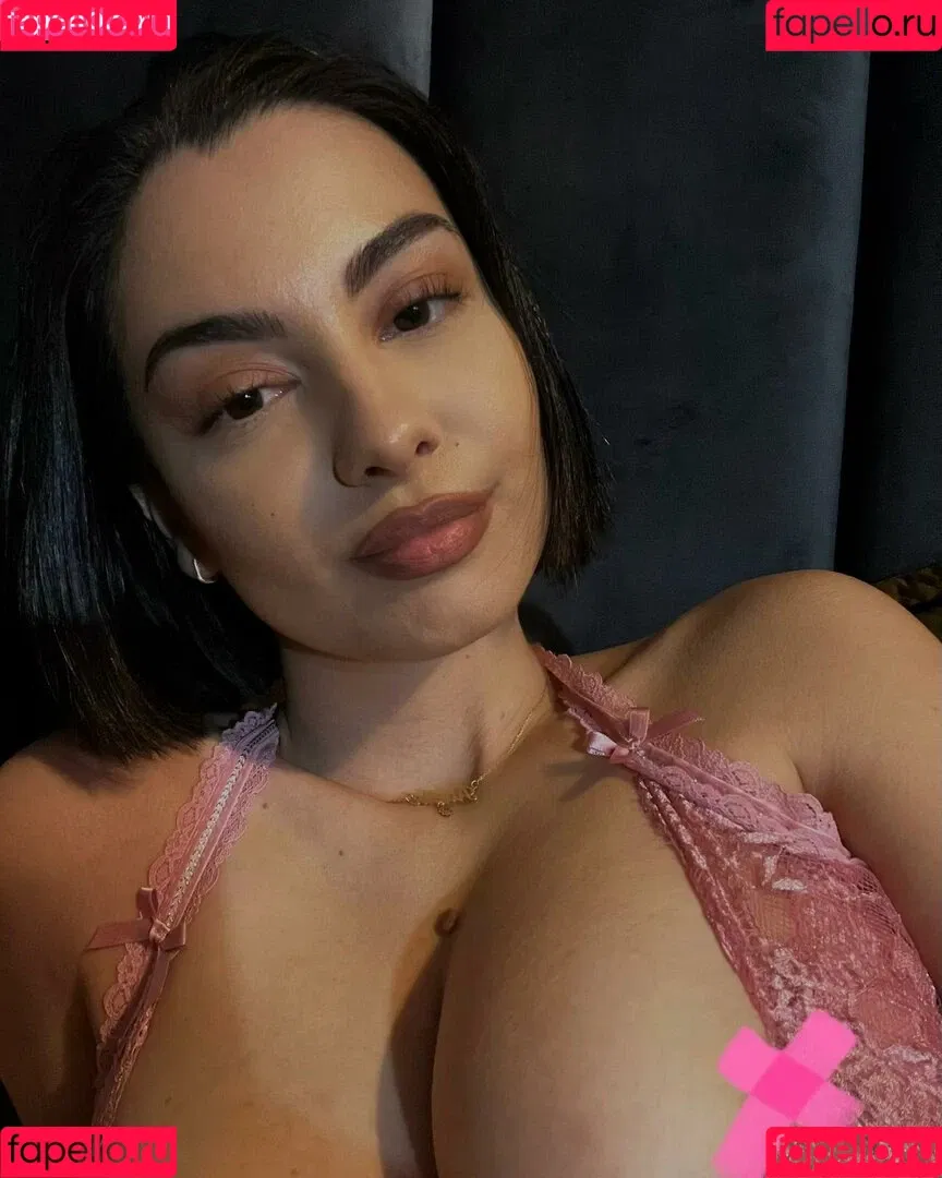 Adelaide T Onlyfans Photo Gallery 