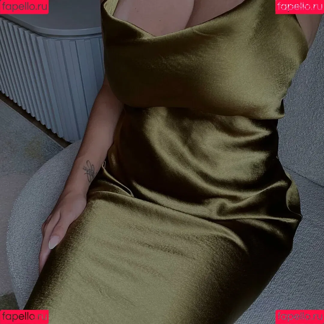 Adelaide T Onlyfans Photo Gallery 