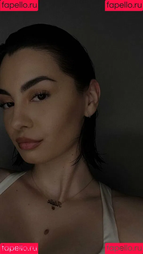Adelaide T Onlyfans Photo Gallery 