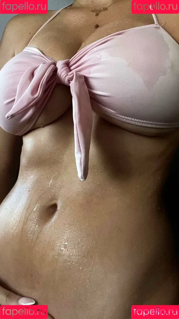 Adelaide T Onlyfans Photo Gallery 