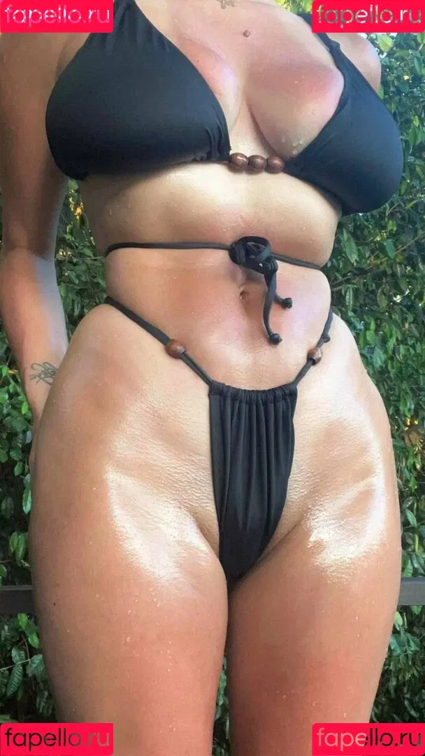 Adelaide T Onlyfans Photo Gallery 