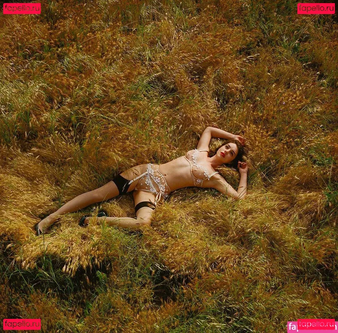 Adelaide T Onlyfans Photo Gallery 