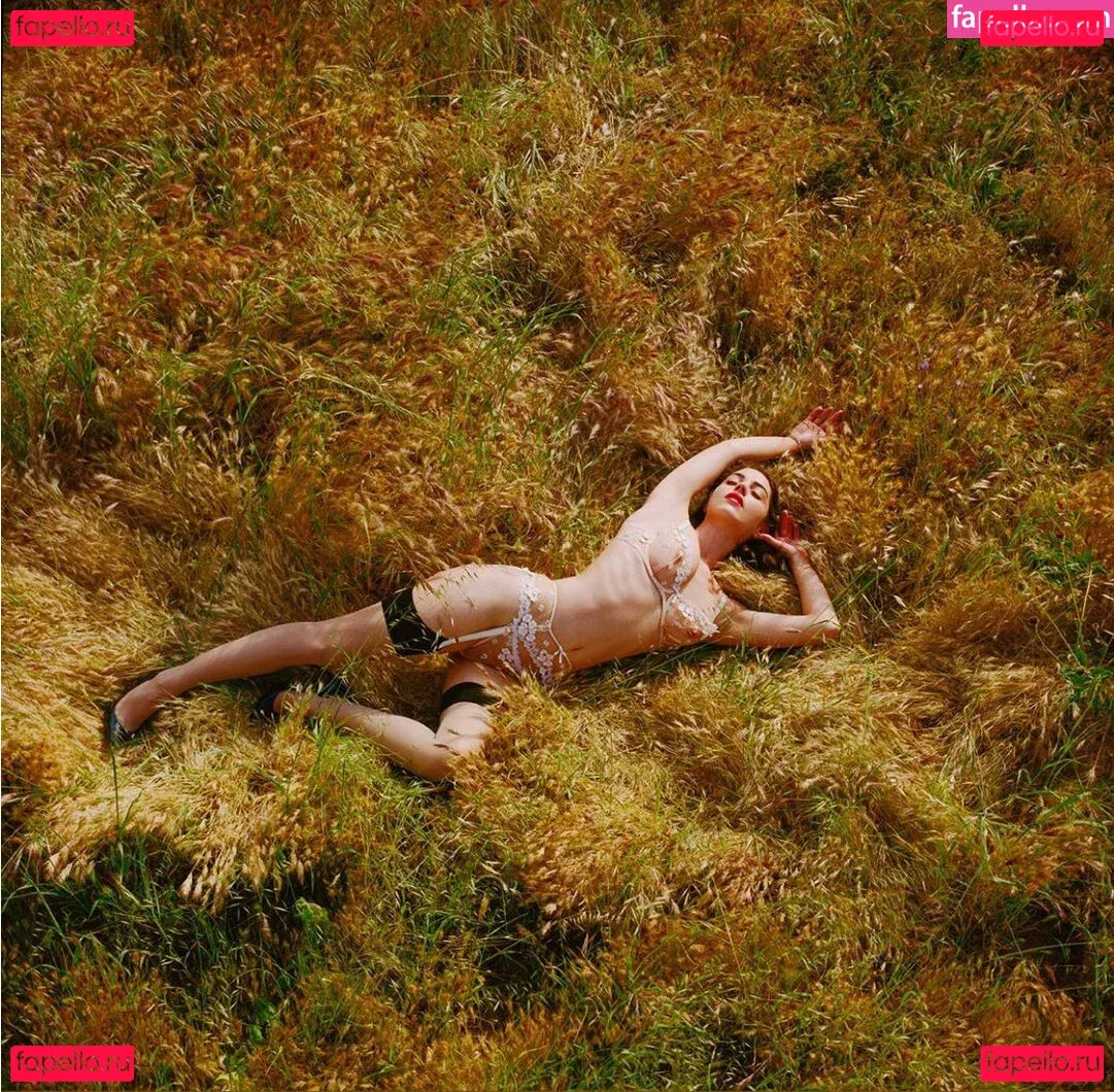 Adelaide T Onlyfans Photo Gallery 