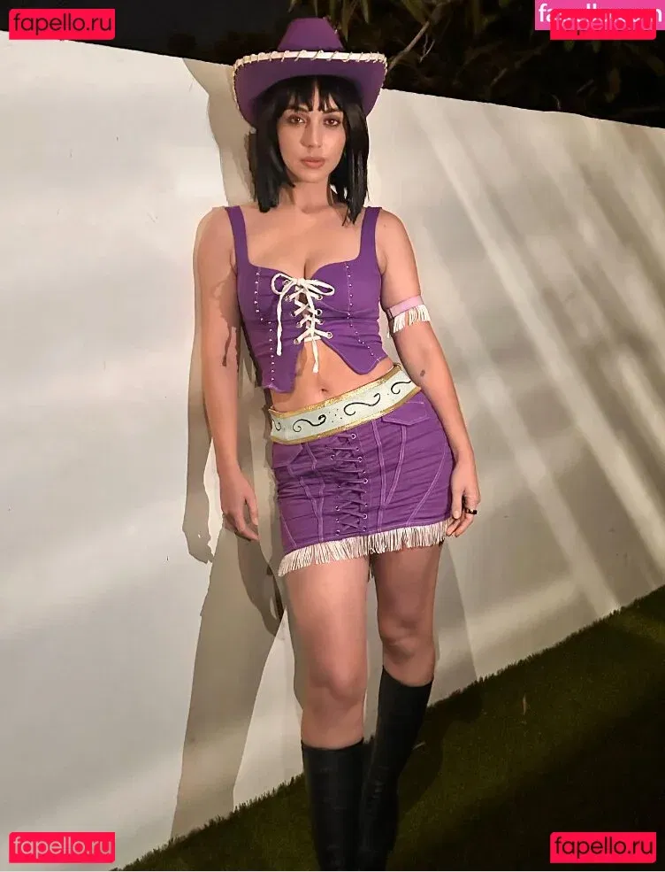 Adelaide T Onlyfans Photo Gallery 