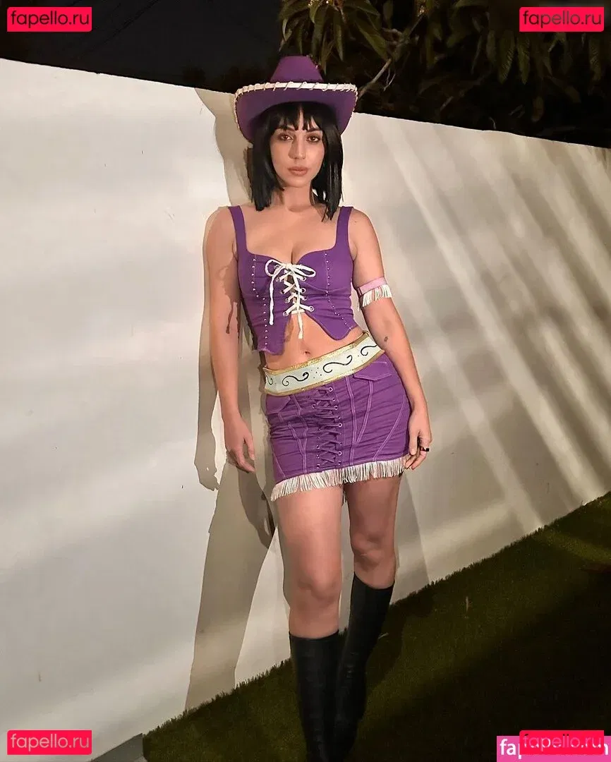 Adelaide T Onlyfans Photo Gallery 