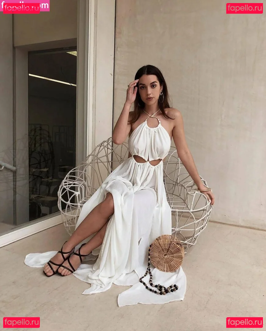 Adelaide T Onlyfans Photo Gallery 