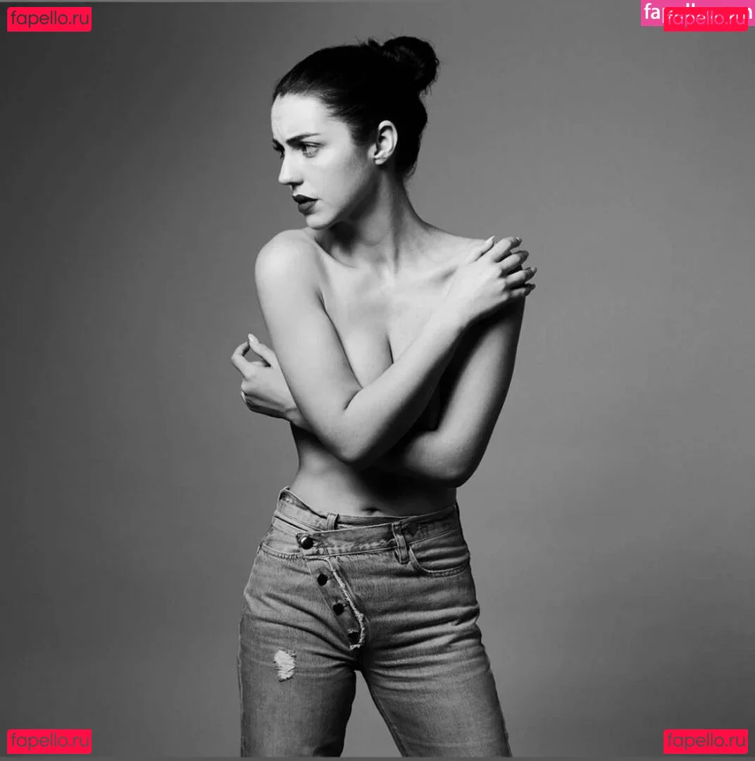 Adelaide T Onlyfans Photo Gallery 