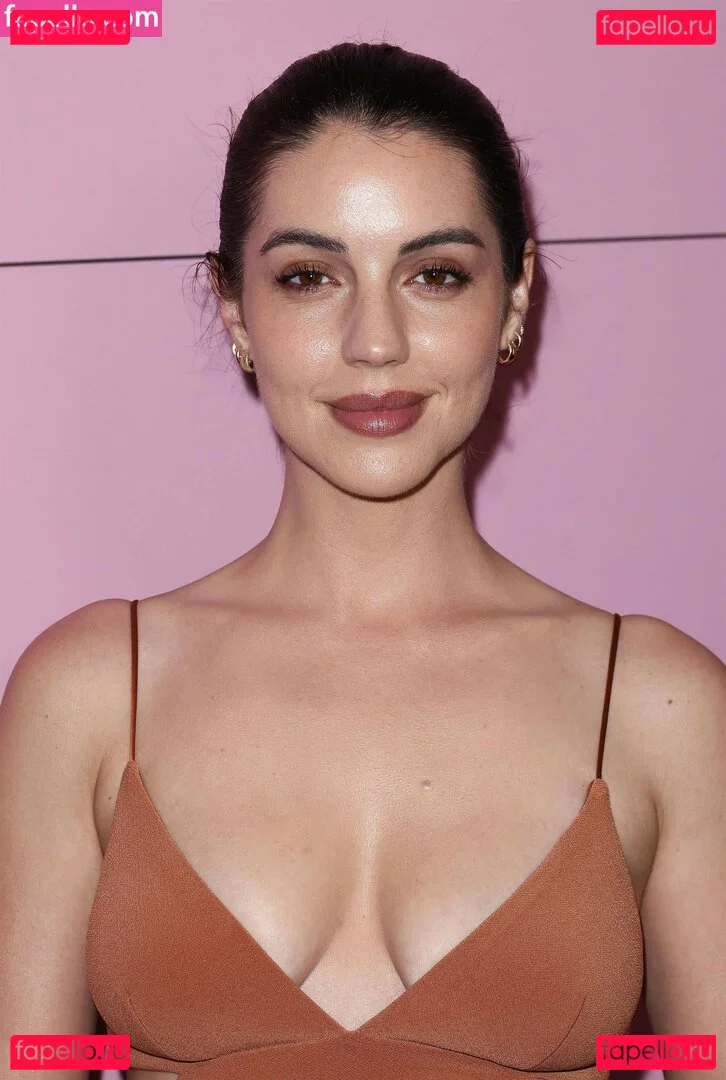 Adelaide T Onlyfans Photo Gallery 